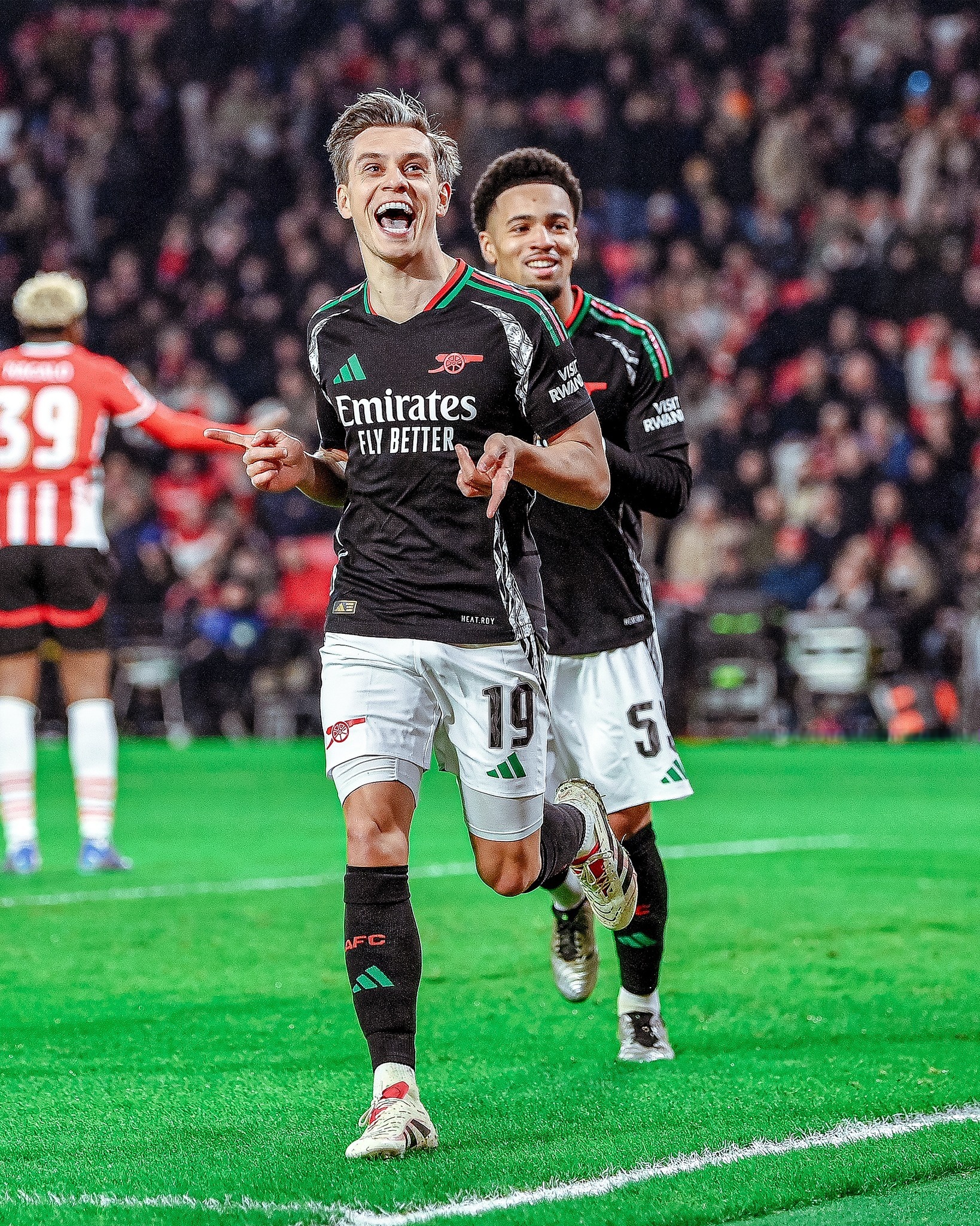 包含阿森纳客场大胜，士气大增迎来反弹的词条