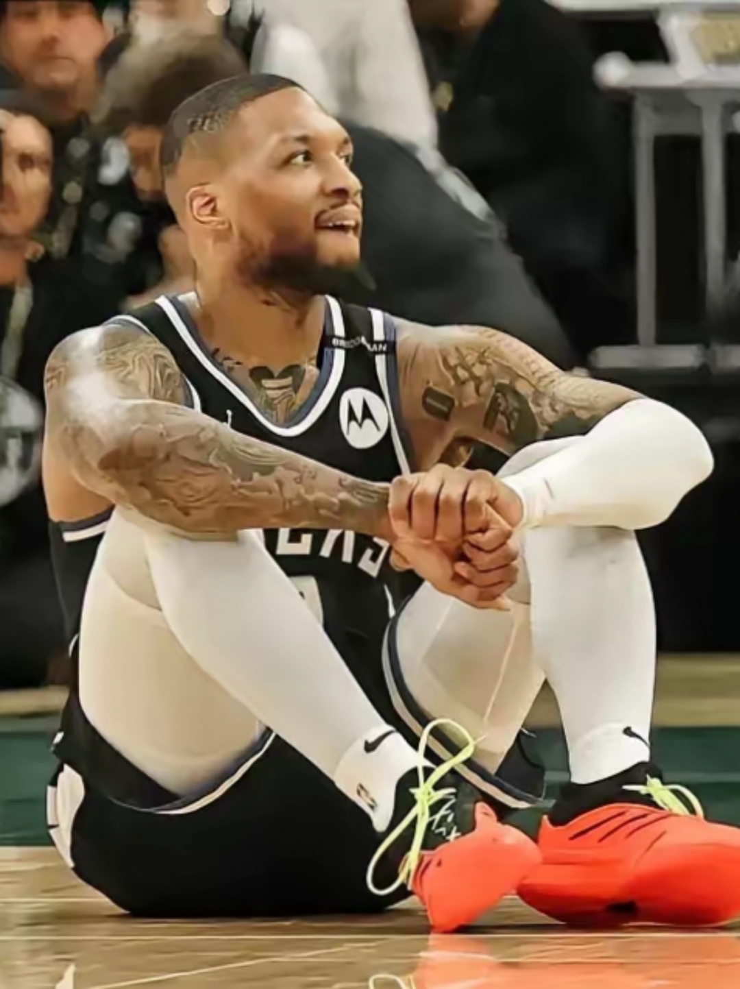 关于爵士险胜雄鹿,布拉德利统治全场的信息 关于爵士险胜雄鹿,布拉德利统治全场的信息