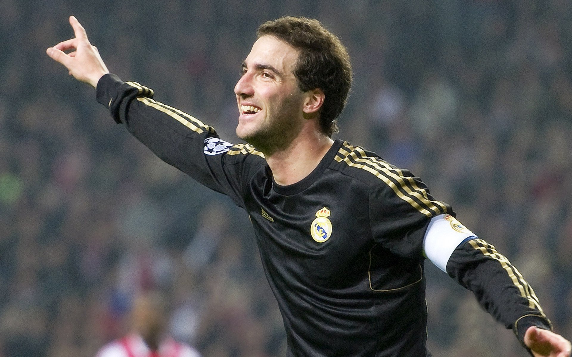 绿茵场与硬木地板的交响，当西甲德比遇见NBA奇才的逆袭启示